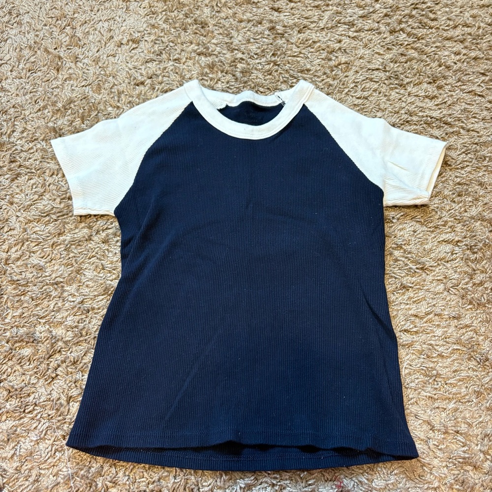 Brandy Melville Short Sleeve Top